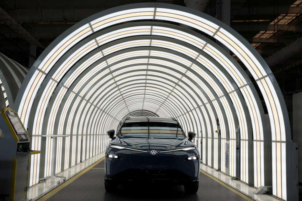 Volkswagen chyst&aacute; do konca dek&aacute;dy rozsiahle prep&uacute;&scaron;ťanie. FOTO: Reuters
