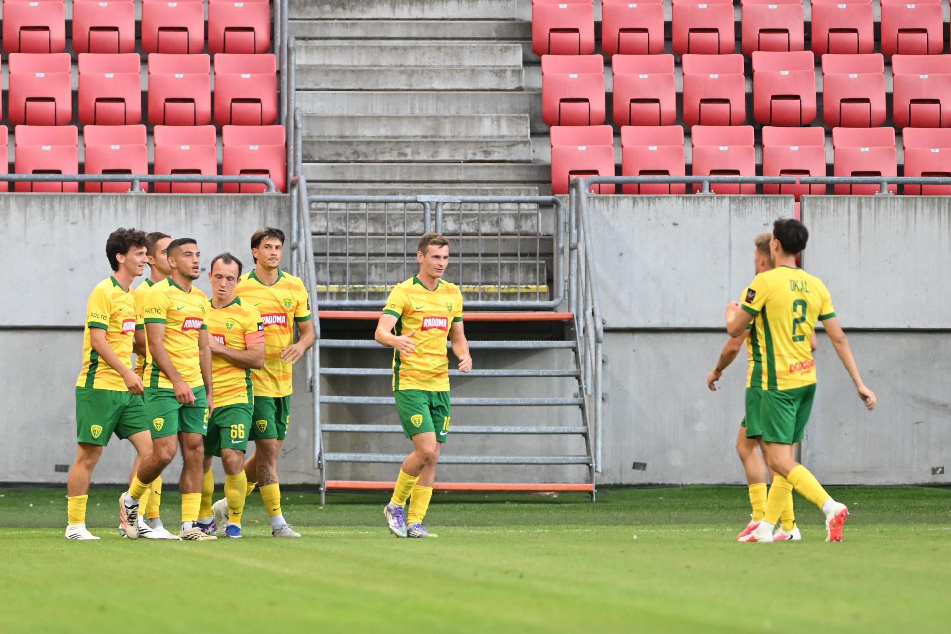 Niké liga: Žilina zdolala Podbrezovú, Michalovce porazili Trenčín. Duel Komárno - Skalica skončil nerozhodne