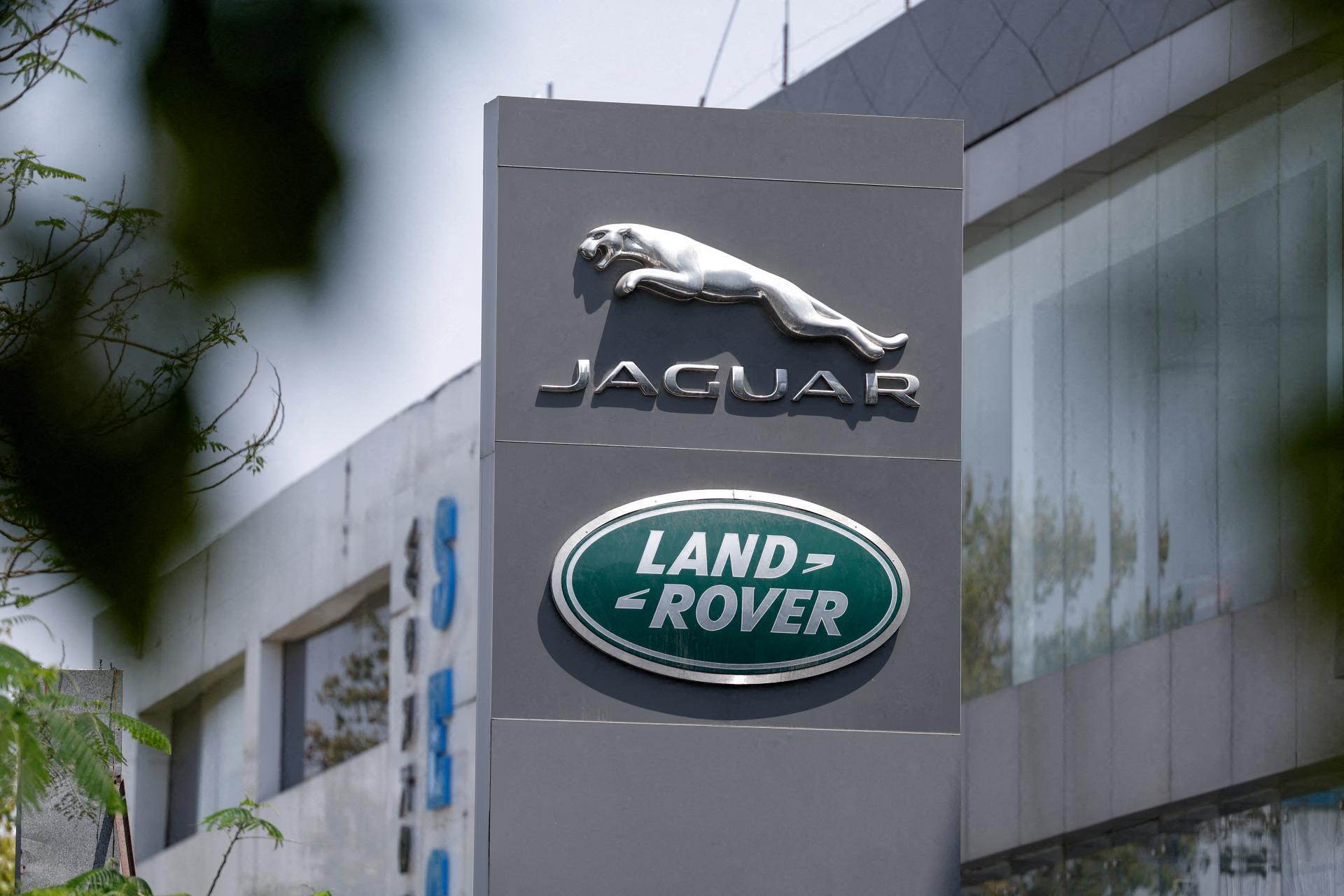 Ďalšia automobilka, ktorá sa nevyhne prepúšťaniu. Jaguar Land Rover plánuje zrušiť tisícky pracovných miest