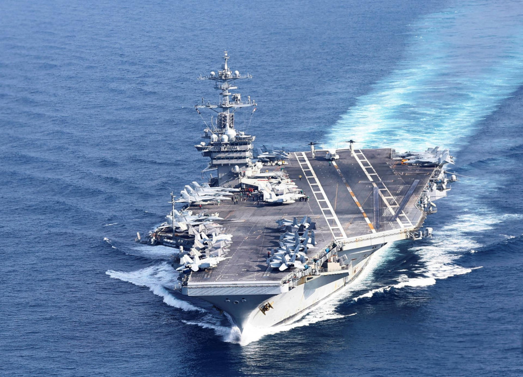 Lietadlov&aacute; loď americk&eacute;ho n&aacute;morn&iacute;ctva USS George Washington počas trojstrann&eacute;ho cvičenia Freedom Edge (14. novembra 2024). FOTO: Reuters