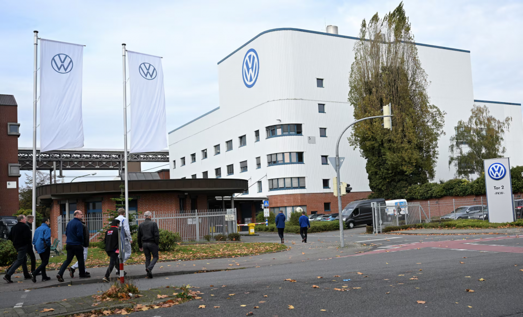 V&yacute;roba automobilov v Osnabr&uuml;cku by mala byť ukončen&aacute; v bud&uacute;com roku. FOTO: REUTERS
