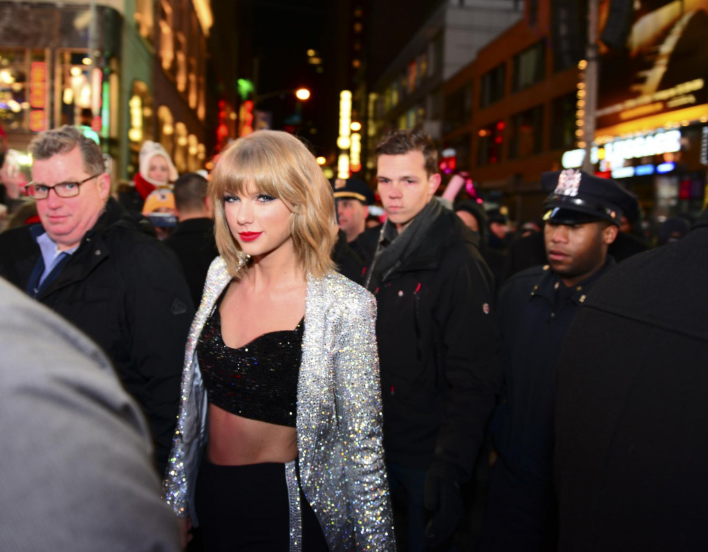 Spev&aacute;čka Taylor Swift je pre fan&uacute;&scaron;ičky aj m&oacute;dna ikona.
