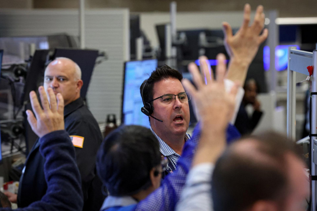 Futures-options traders work on the floor at the New York Stock Exchange&lsquo;s NYSE American (AMEX) in New York City, U.S., September 8, 2026. REUTERS/Brendan McDermid FOTO: Brendan McDermid