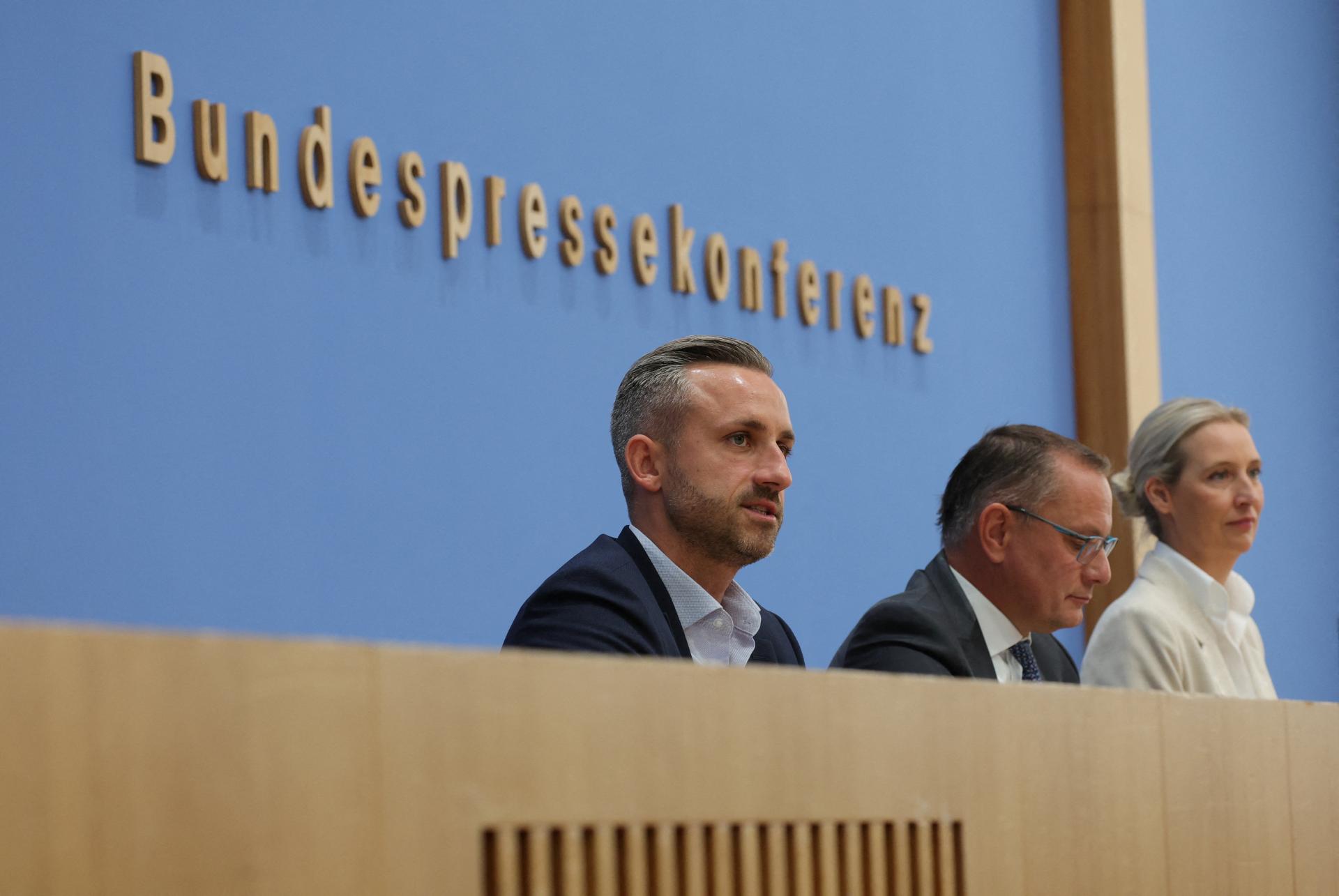 Nemecký konzervatívec Wüst navrhuje preveriť zákaz AfD, varuje pred unáhlením