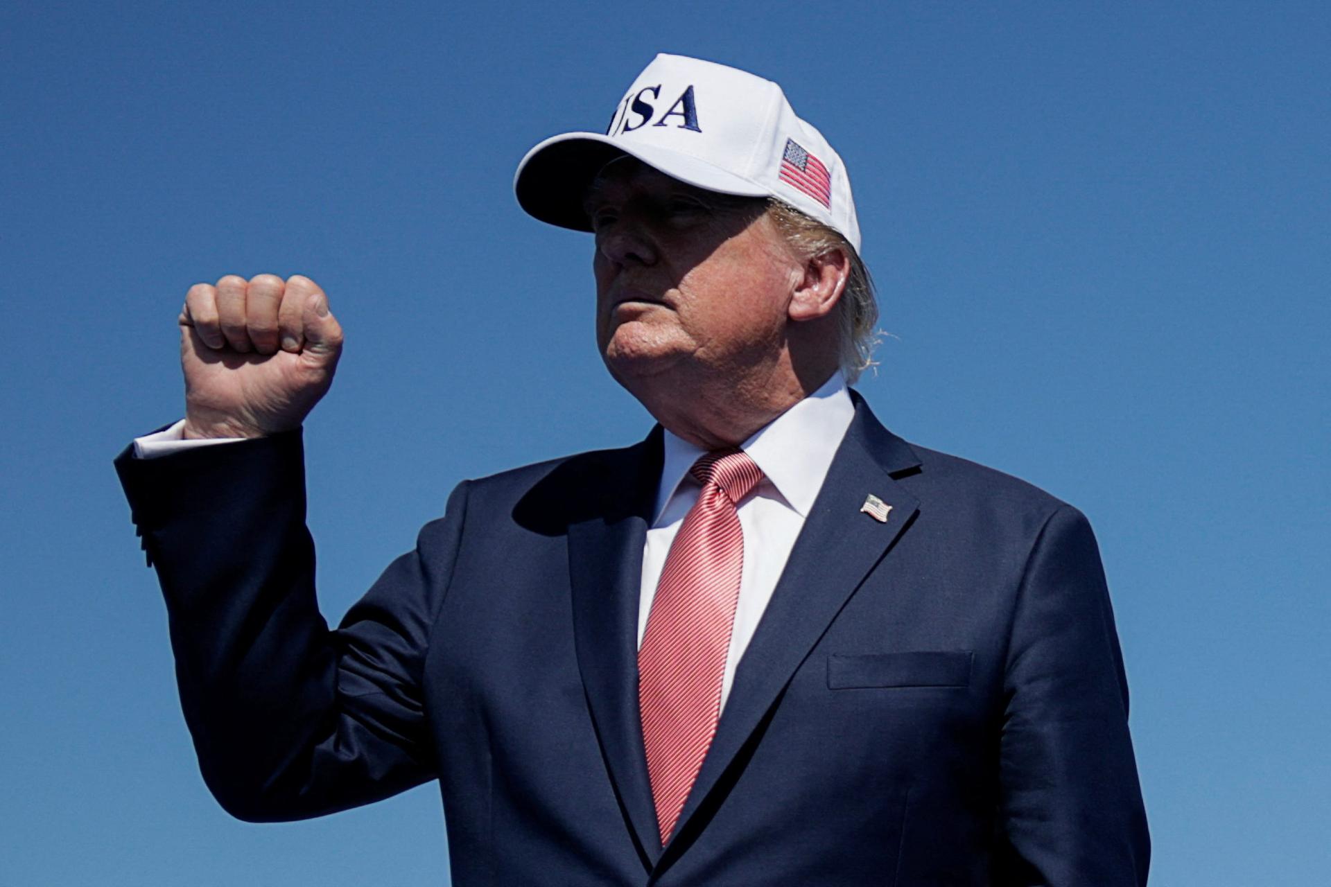 Trump sa domnieva, že vojna s Iránom sa skončí hneď po voľbách do Kongresu
