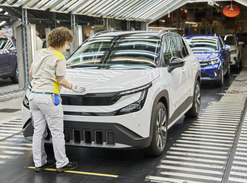 V&yacute;roba automobilov v z&aacute;vode VW je nosn&yacute;m pilierom slovenskej ekonomiky. FOTO: &Scaron;koda Auto
