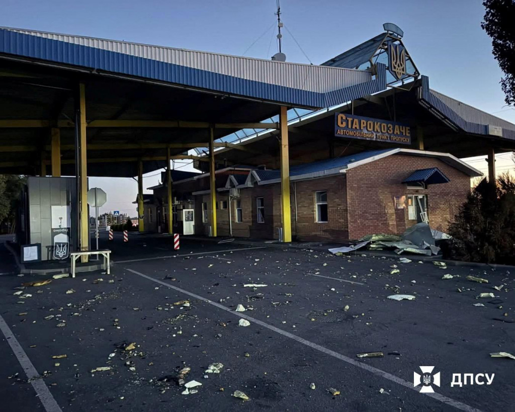 Hraničn&yacute; priechod medzi Ukrajinou a Moldavskom Starokozache, po&scaron;koden&yacute; počas &uacute;toku rusk&eacute;ho dronu. FOTO: Reuters/&Scaron;t&aacute;tna pohraničn&aacute; str&aacute;ž Ukrajiny