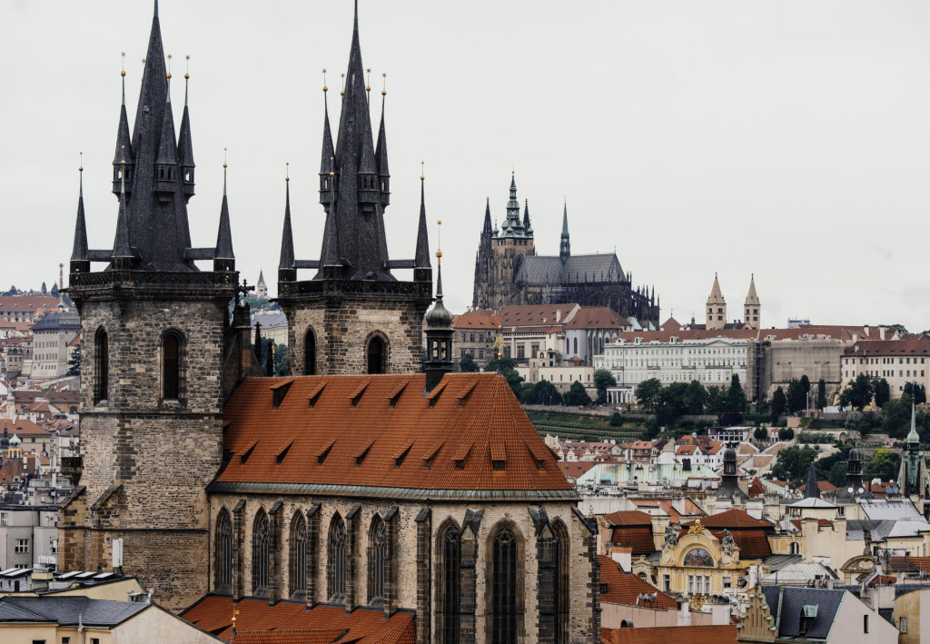 Pražsk&yacute; hrad m&aacute; rozlohu približne 7,28 hekt&aacute;ra, čo je takmer 70 000 m&sup2;.