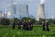 V Bergheime, z&aacute;padne od Kol&iacute;na nad R&yacute;nom, skrat na niekoľko dn&iacute; paralyzoval niekoľko jednotiek elektr&aacute;rne. FOTO: Reuters