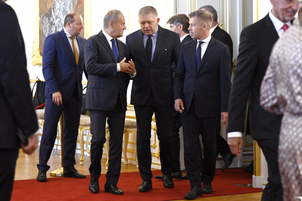Na sn&iacute;mke premi&eacute;ri kraj&iacute;n Vy&scaron;ehradskej &scaron;tvorky (V4) a &Iacute;rska. FOTO: TASR/Pavel Neubauer