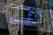 V&yacute;nosy desaťročn&yacute;ch dlhopisov vl&aacute;dy USA sa v piatok v &aacute;zijskom obchodovan&iacute; dostali až na 4,97 percenta, čo je najviac od konca roka 2023. FOTO: Reuters