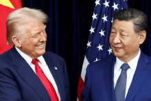 Trump varoval Peking, aby Ir&aacute;nu nepred&aacute;val zbrane. FOTO: Reuters
