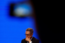 F&iacute;nsky prezident Alexander Stubb uviedol, že franc&uacute;zska iniciat&iacute;va m&aacute; predov&scaron;etk&yacute;m posilniť eur&oacute;psku bezpečnosť a zodpovednosť za vlastn&uacute; obranu. FOTO: Reuters