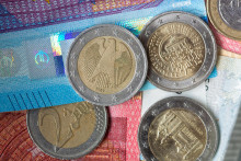 Slovensko ku koncu augusta tohto roka vyčerpalo z celkovej sumy aktu&aacute;lnych eurofondov 12,79 miliardy eur zatiaľ 2,74 miliardy eur.. FOTO: TASR/DPA