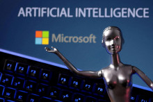 &rdquo;Ľudia s&uacute; d&ocirc;ležitej&scaron;&iacute; ako AI,&rdquo; zd&ocirc;raznil Microsoft. FOTO: Reuters