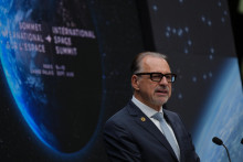 Riaditeľ Eur&oacute;pskej vesm&iacute;rnej agent&uacute;ry (ESA) Josef Aschbacher. FOTO: TASR/AP