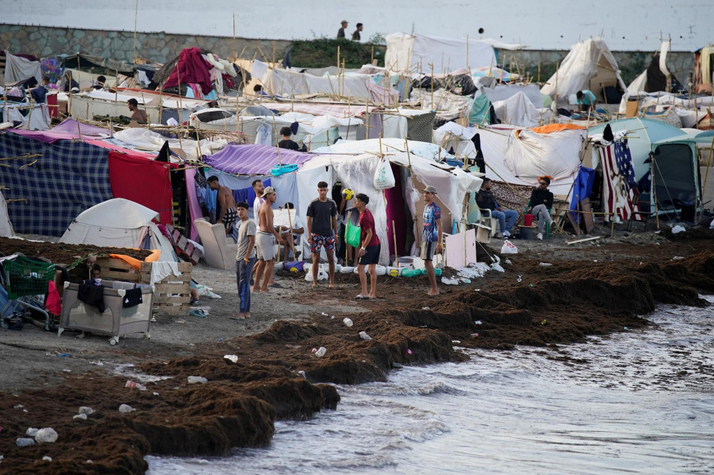 Migranti v Ceute. FOTO: Reuters