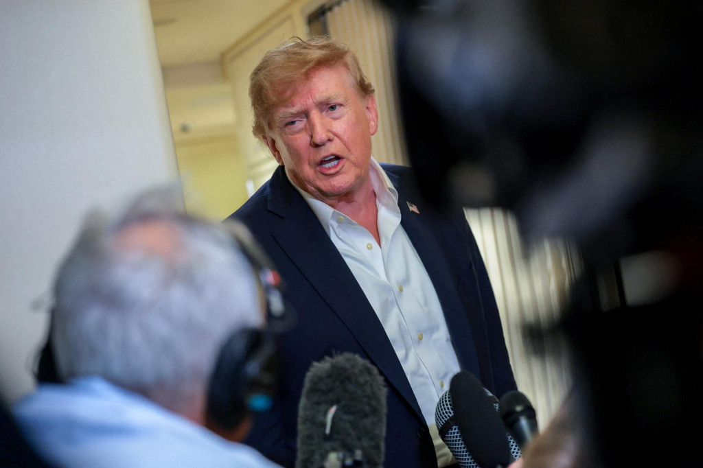 Trump koncom augusta ozn&aacute;mil, že USA dosiahli s Venezuelou dohodu, na z&aacute;klade ktorej z&iacute;skaj&uacute; kontrolu nad viac než 65 miliardami barelov preuk&aacute;zan&yacute;ch z&aacute;sob ropy. FOTO: Reuters